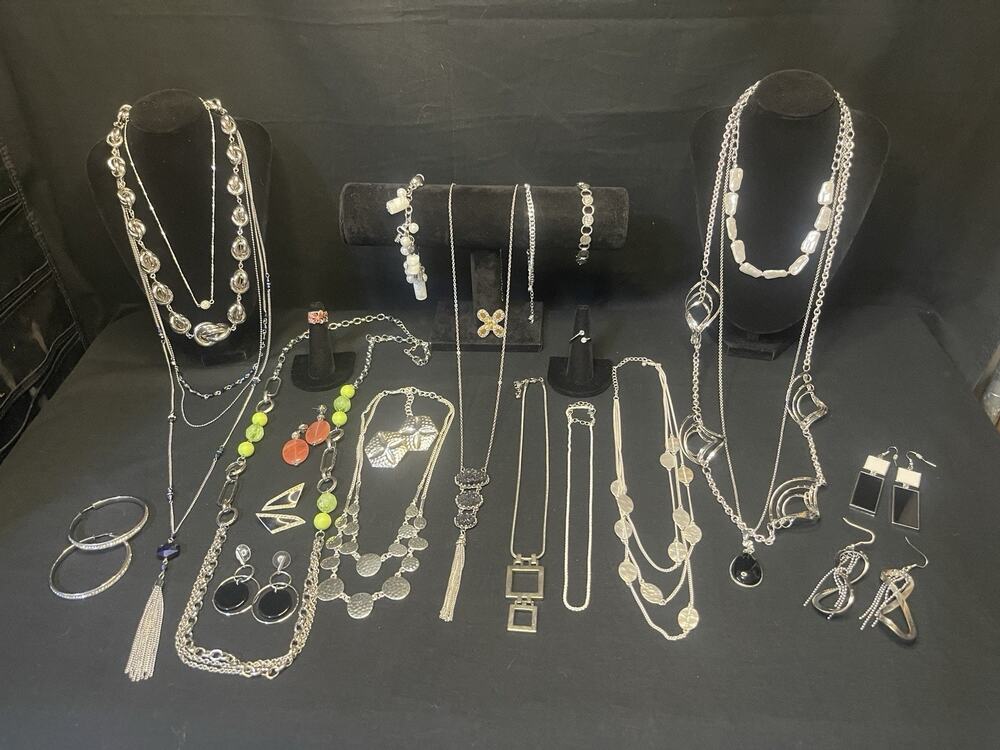 Vintage To Now Estate Lot Silver tone Jewelry Necklace Bracelet Earrings Ring